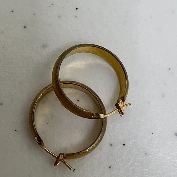 Gold Tone Hoop Earrings Textured 3/4 Inch Thin Dainty Pierced Matte - Picture 6 of 7